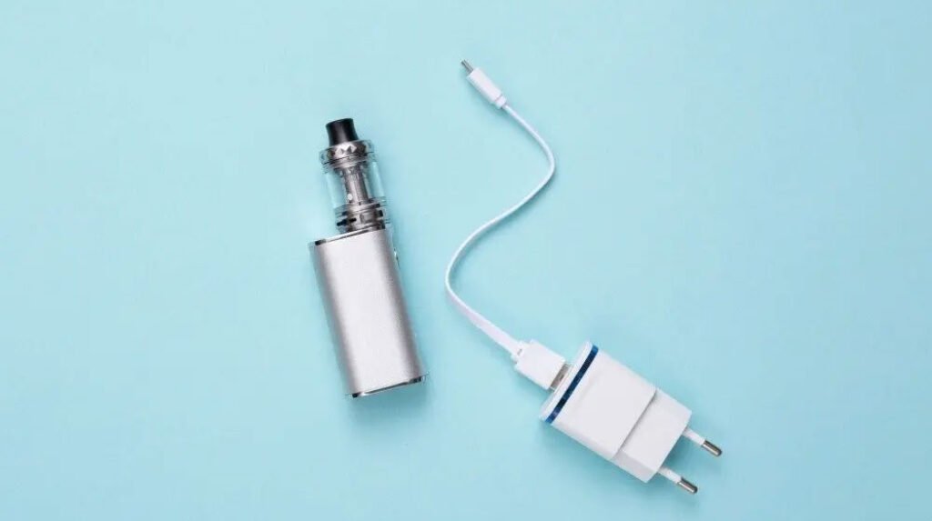 Charge the battery of your vape device