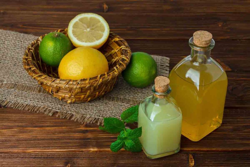 Vinegar or Lemon Juice Solutions