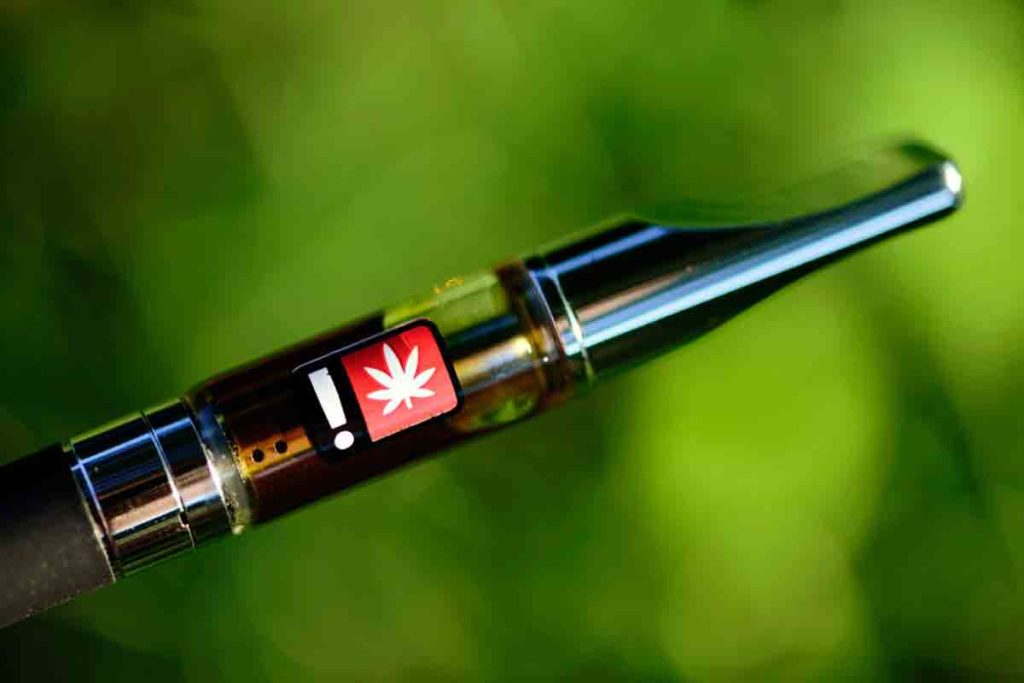 What Are the Dangers of THC Vapes