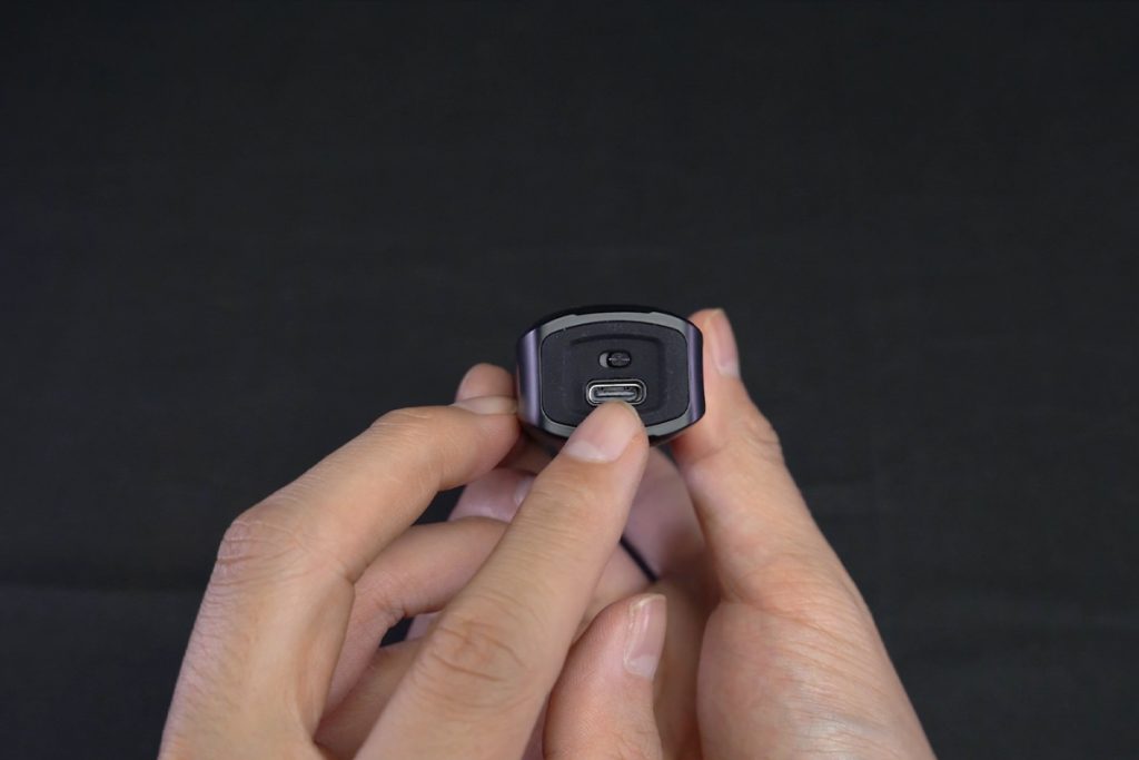 LUXE XR MAX 2 bottom charging port