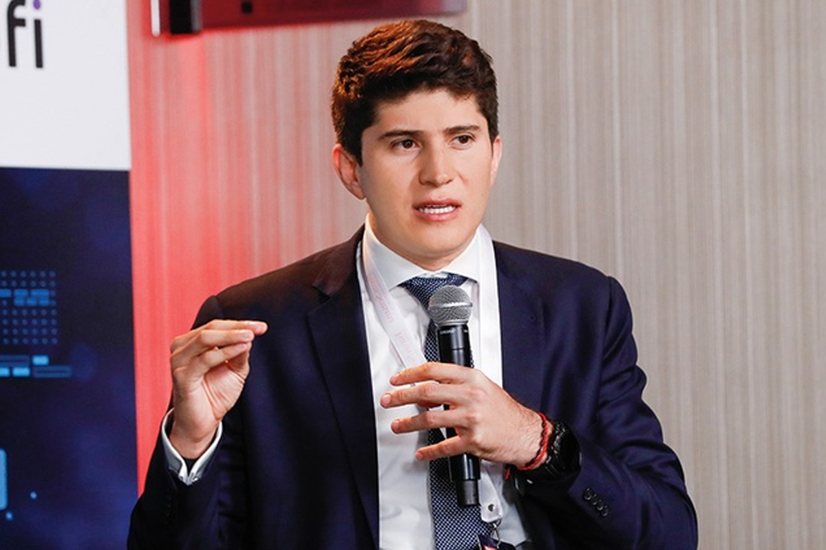 Colombia propone impuestos históricos a vapeadores para financiar sistema sanitario