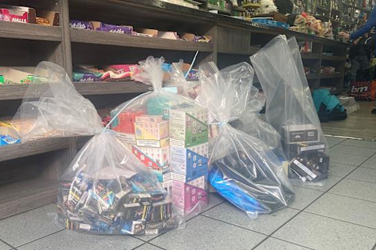 Lancashire-ben a brit rendőrség közel 200 000 font értékű illegális cigarettát foglalt le